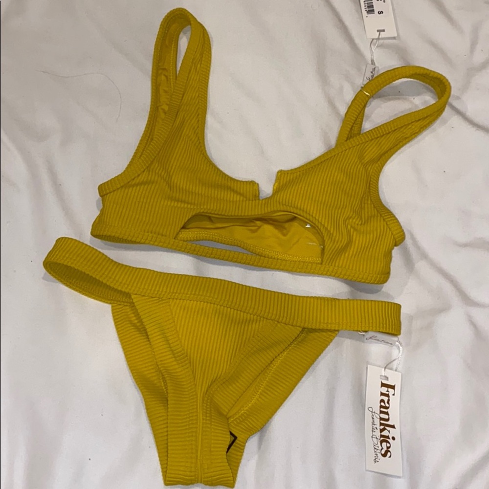 Frankie’s Bikini